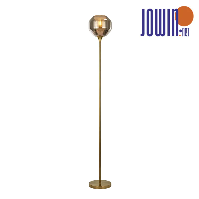Lampada da terra in rame per camera da letto