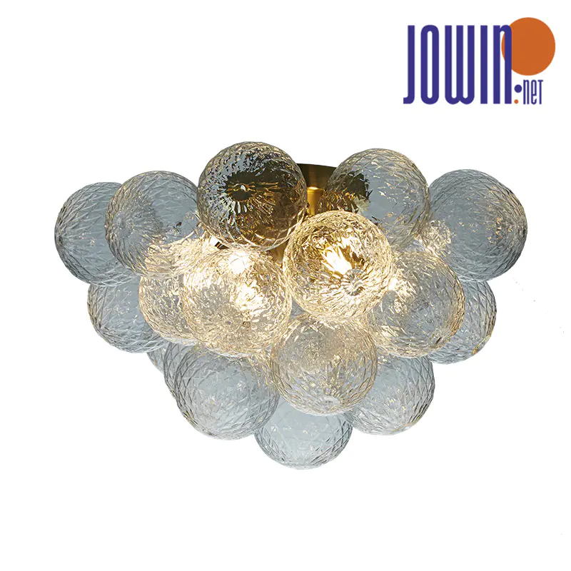Lampada da soffitto che cambia luce e ombra