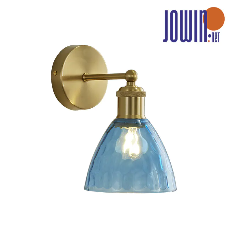 Lampada da parete moderna per camera da letto con luci e ombre