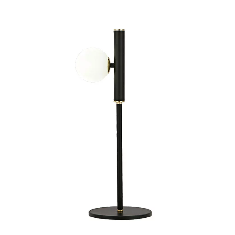 Semplice lampada da tavolo in vetro